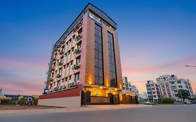 Fabhotel Prime The Pavilion - Nr City Centre 2